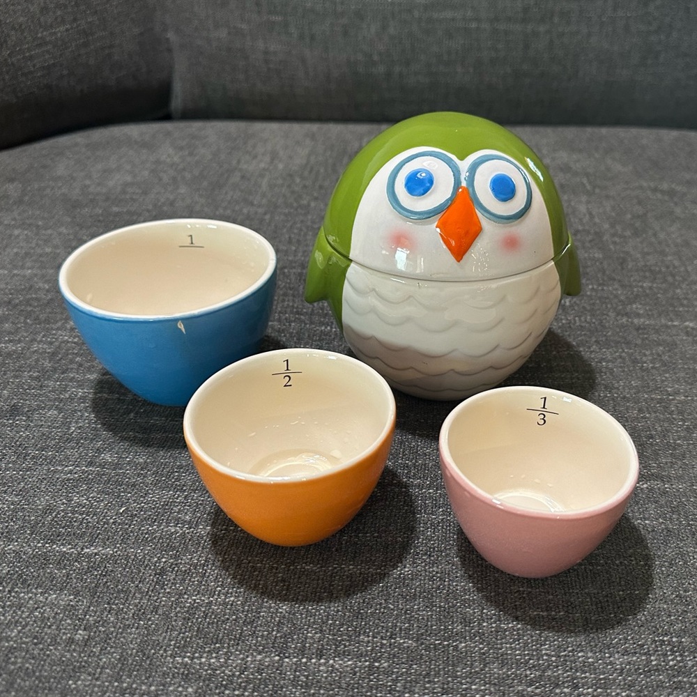 Nesting measuring cups - ceramic owl